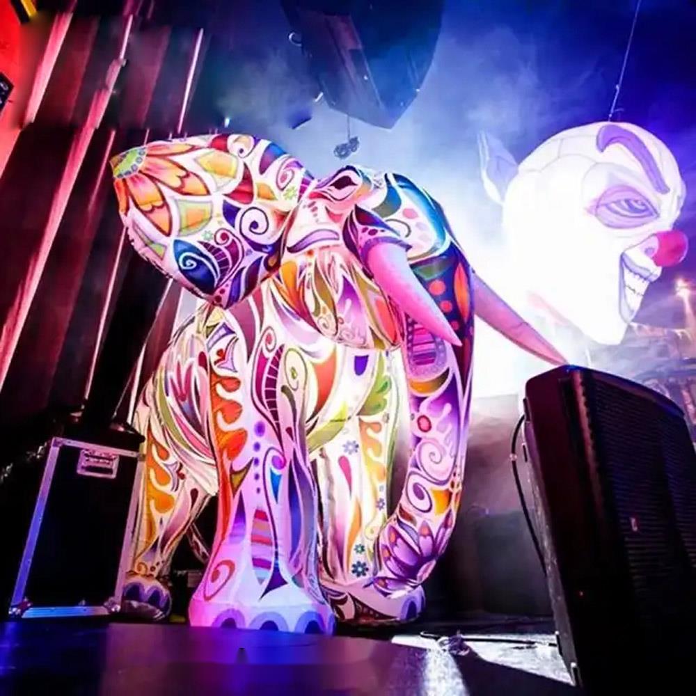 Éléphant géant coloré avec lum - Decor Lighting The Parade avis et prix